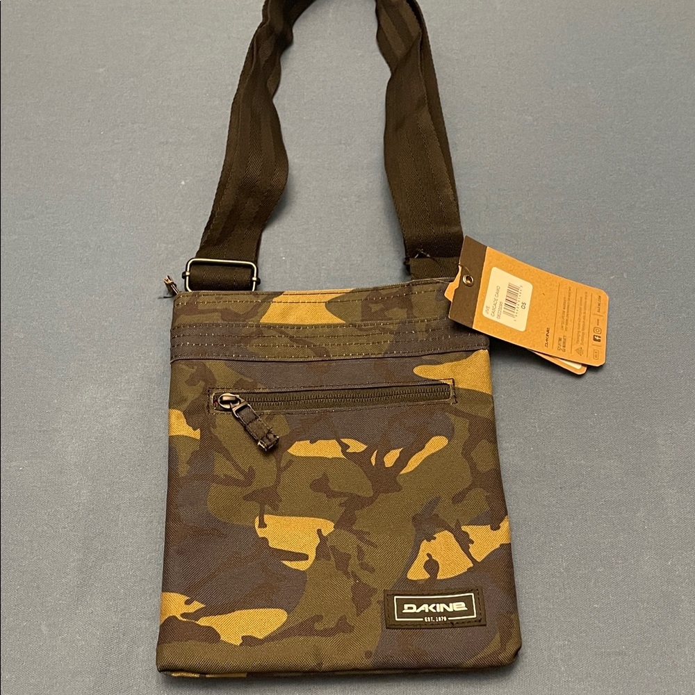 Dakine Brown and Green Camouflage Messenger Bag